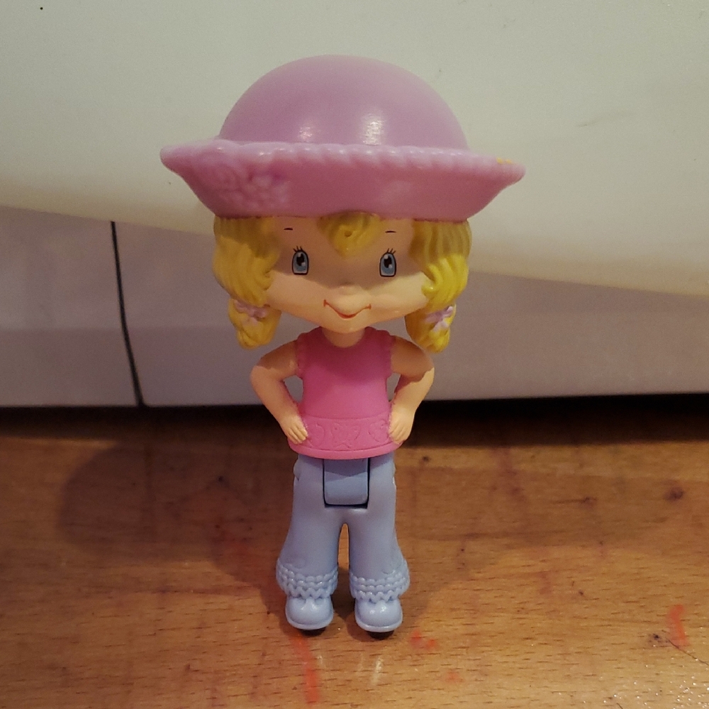 Strawberry Shortcake McDonald's Toy Angel Cake 2000s Era